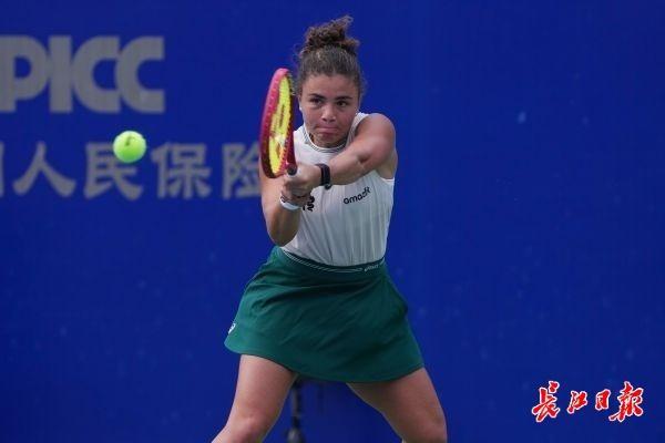 保利尼横扫巴图科娃晋级武网16强 逆转取胜展现顽强球风