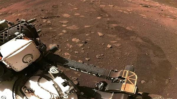 NASA疑似找到火星生命证据 样本带回难题待解