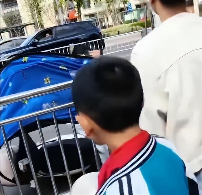 U型锁打人事件后续 谣言四起引关注