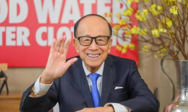 98岁李嘉诚最新照片公布 谣言不攻自破