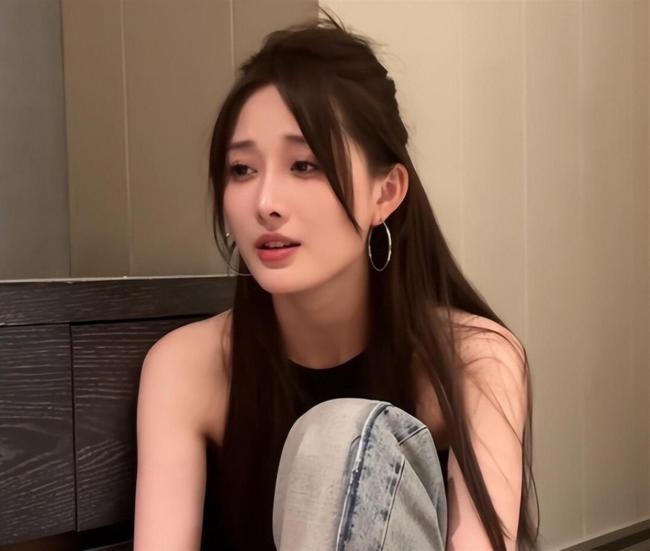 35楼坠落女网红称想不起如何坠楼 绿化带奇迹挽救生命