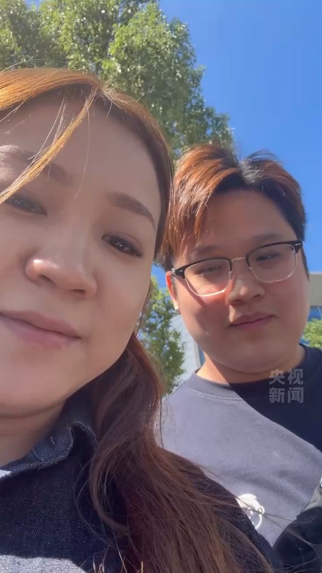 “糊涂鬼手机新买的吧 交给警察喽”