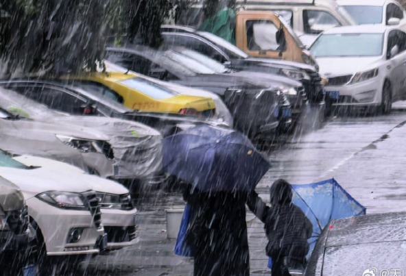 雨夹雪来袭！乌鲁木齐迎今秋初雪