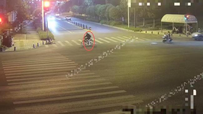 男子偷自行车骑42公里回家被拘