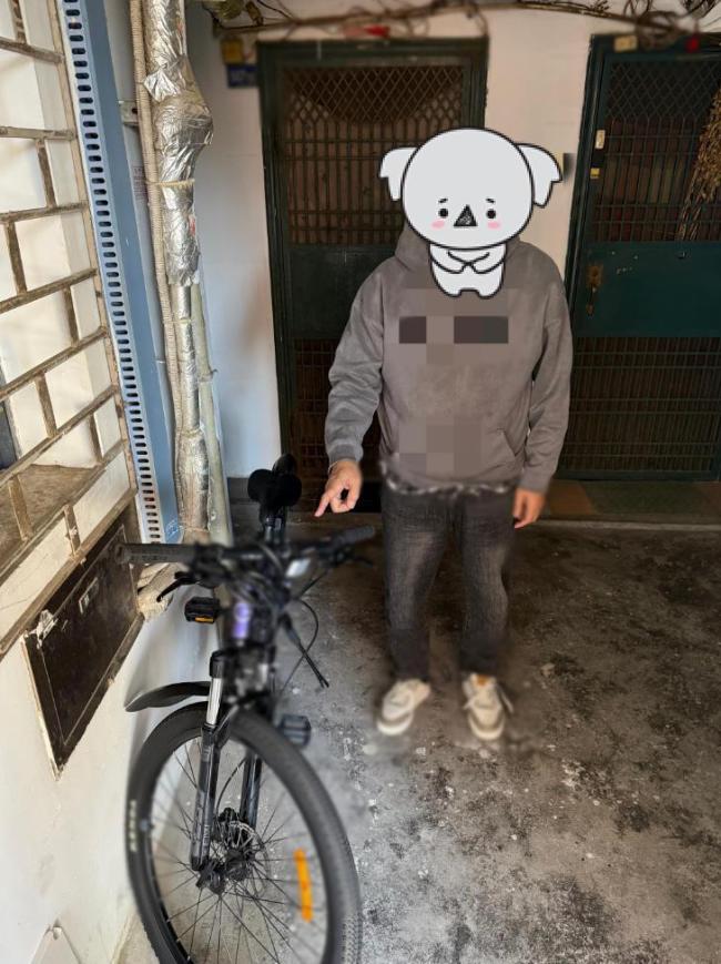 男子偷自行车骑42公里回家被拘 生日礼物失而复得