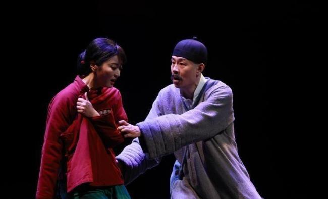 冯远征苦恼招不到小个子青年演员 市场与舞台需求错位