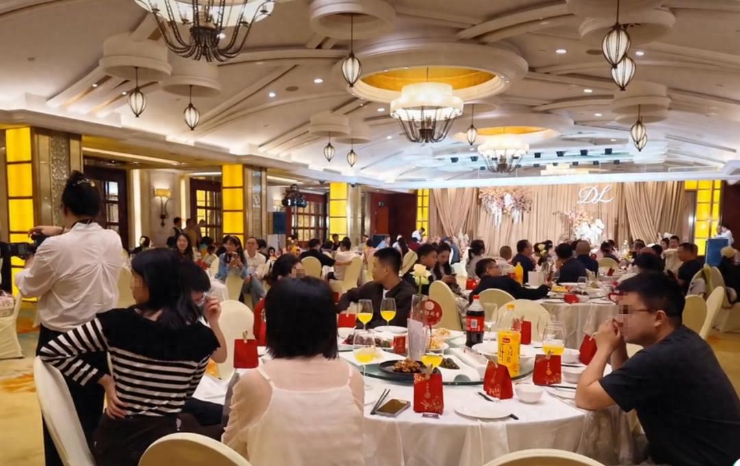 用豆包当婚礼暖场司仪新人发声:喜欢创意整活儿,朋友都说很好玩