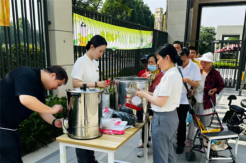 接庄街道开展“端午送温暖 粽香暖人心”活动