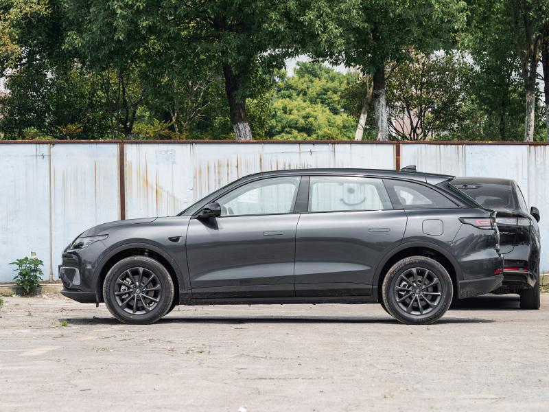 https://car2.autoimg.cn/cardfs/product/g31/M00/CD/AD/autohomecar__ChtlyGZOseKAfx7QAC45X3K3myc249.jpg